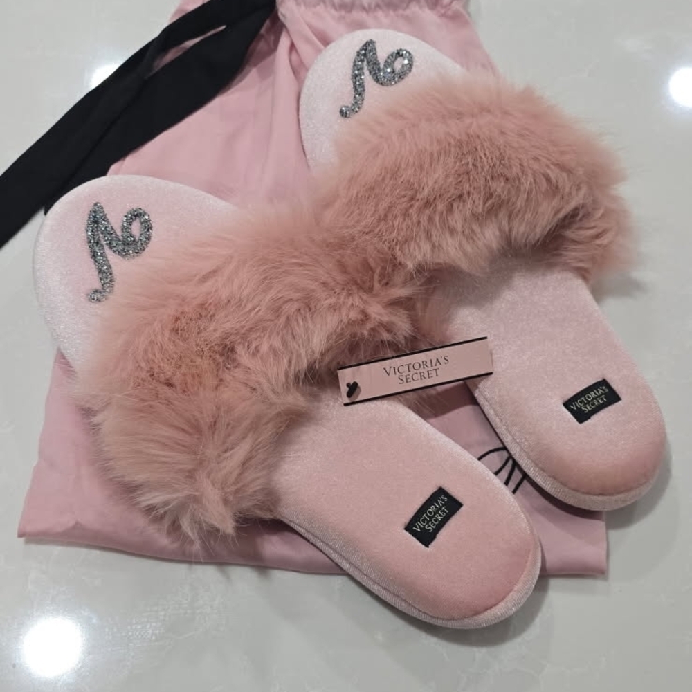 Victoria's Secret Pink Fluffy Slippers